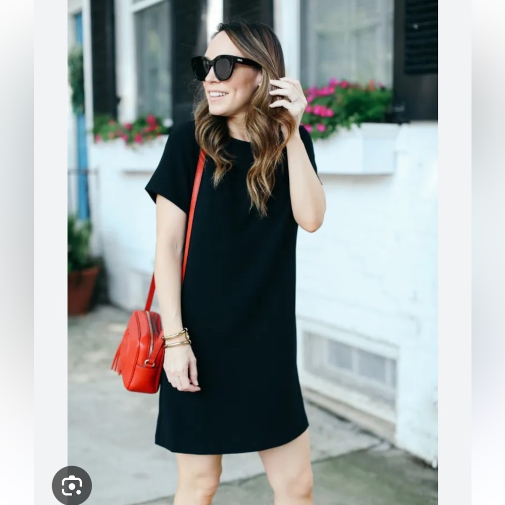 Devery Crepe Shift Dress
Felicity & Coco